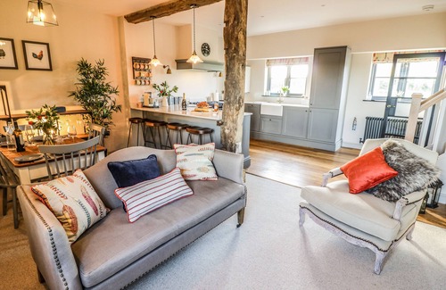 Armscote Cottage | THE HYDE, family friendly, luxury holiday cottage in Newbold On Stour