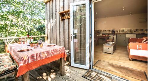 Truro House | THE HYDE- secret hide away, near the beach.