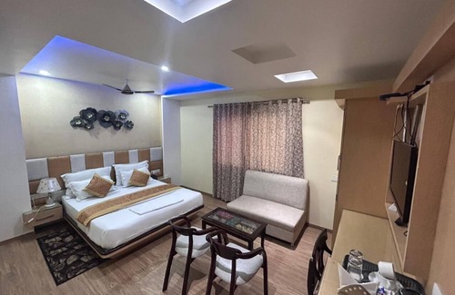 Laheriasarai Hotel | The Imperial Hotel & Restaurant By GRB