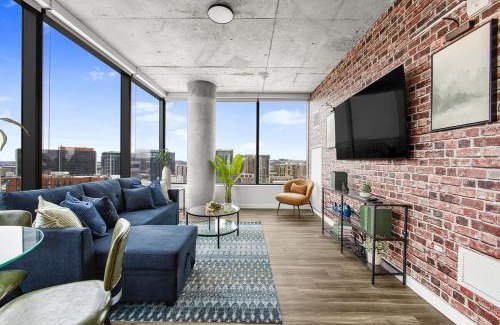 West End Apartment | The Industrial Suite DownTown Nashville