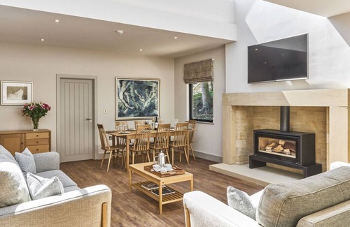 Walwick Villa | The Inkwell - Three Bedroom Villa, Sleeps 6