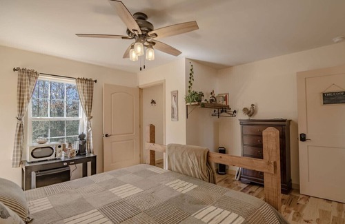 Whitley City Bed & Breakfast | The Inn at Beulah Farm - The Coop