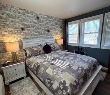 Gravenhurst Bed & Breakfast | The Inn on Bay