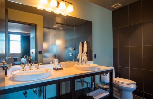 Fifth Ward Hotel | The Iron Horse Hotel