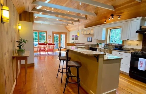 Bath Apartment | The Iron Lady; Gorgeous Historic Home