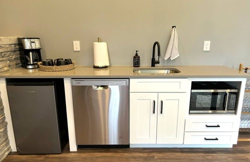 Franklin Springs Apartment | The Iron Loft offers privacy, elegance and a combination of old and new nuances