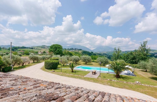 Campli Villa | tHE Italian Dream Villa - Pool, Spa & Wine