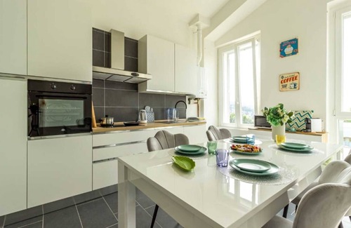 San Fermo della Battaglia Apartment | The Castle - One Bedroom Apartment, Sleeps 4