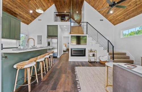 Hot Springs House | The June Hot tub with king beds on 2 acres