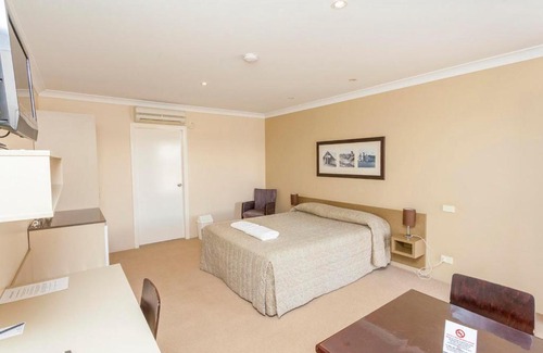 Griffith Hotel | The Kidman Wayside Inn