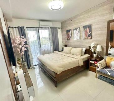 Iloilo Apartment | The King Bed In SMDC, SM City Diversion Rd Iloilo City