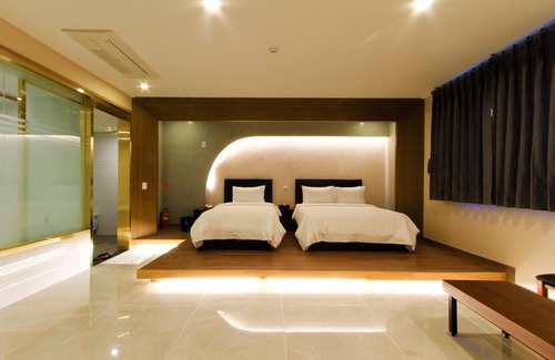 Yeonje-Gu Hotel | The King Hotel