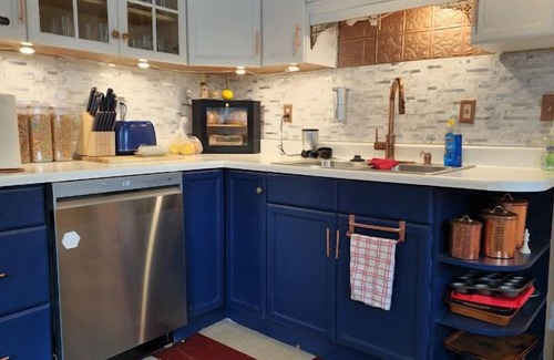 Downtown Toledo Hotel | The Kings Throne Inn and Guest House