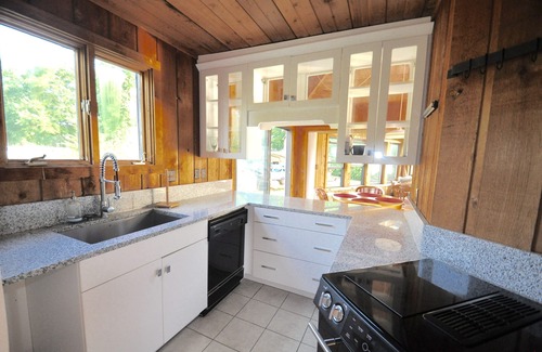Terrell Cottage | "The Kiser Cottage" #1 on Lake Norman w/Pontoon