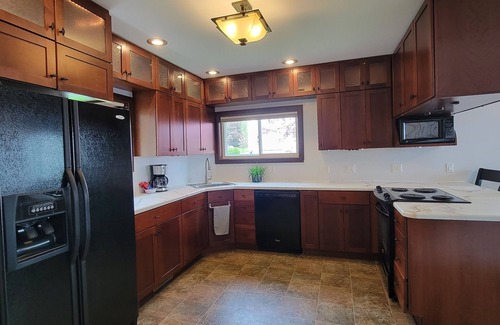 Merrimac House | 'The Lake Escape' Lakefront House w/Amazing Views!