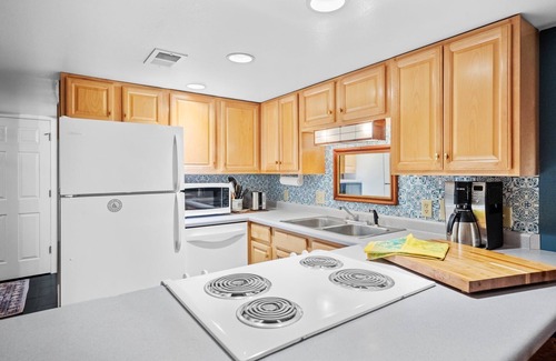 White Bear Lake Apartment | The Lake Hideaway, 2 bdrm in heart of downtown WBL