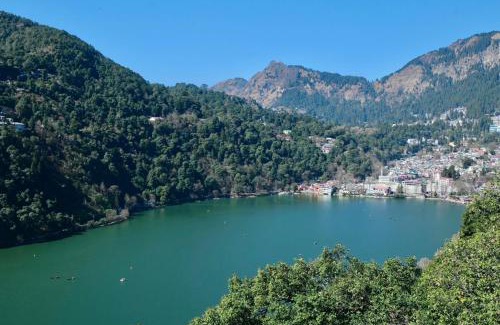 Mallital Bed & Breakfast | The Lake & Hill View Nainital