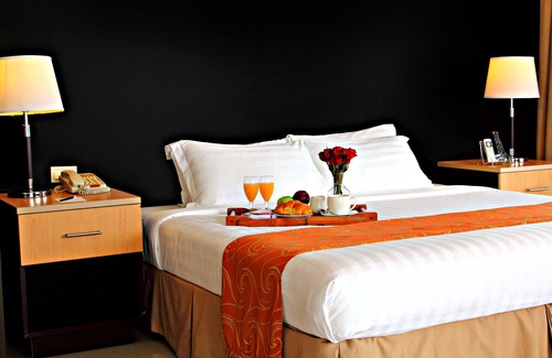Tagaytay Hotel | The Lake Hotel Tagaytay