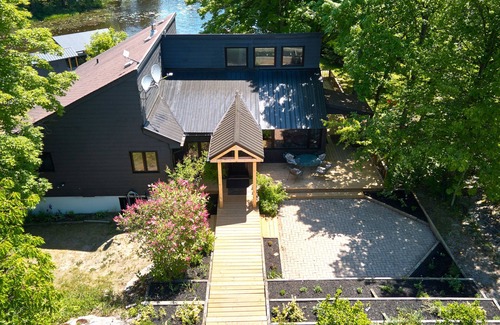 Georgian Bay Cottage | The Lake House! Private 3.6 Acres Family Retreat!