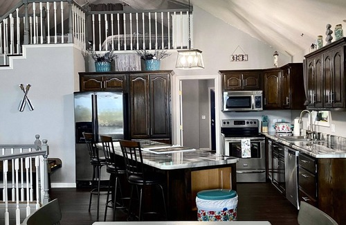 Gepp House | The Lake House Retreat