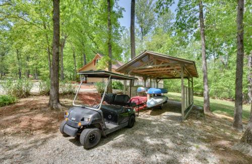 Gumlog House | The Lake Place Cabin with Golf Cart and Free Kayaks!