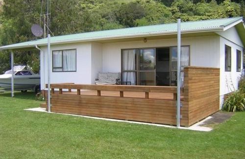 Rototai House | The Lakehouse Bach - Lake Rotoiti Bach