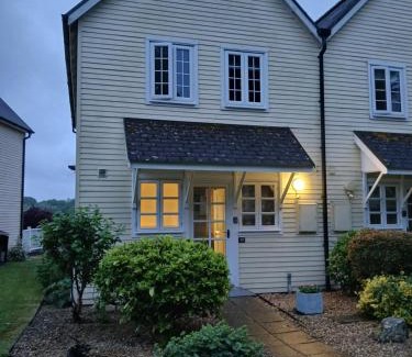 South Cerney House | The Lakehouse on Windrush