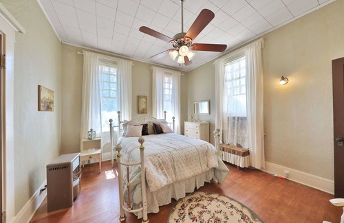 Gainesville Bed & Breakfast | The Lancaster Manor B&B