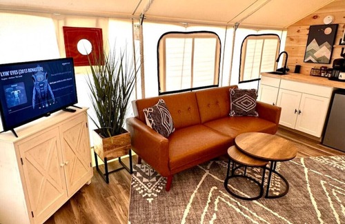 Cadiz RV Rental | The Laredo, Luxury Safari Tent