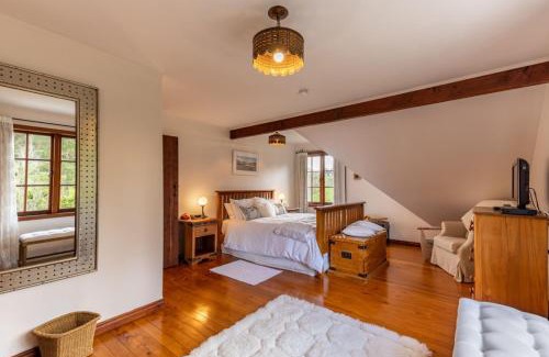 Brightwater House | The Last Straw Cottage Nelson
