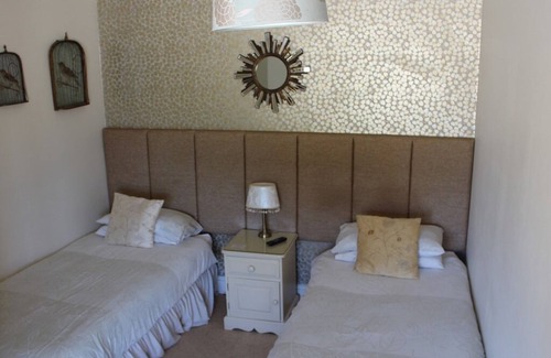 Witney Bed & Breakfast | The Laurels Guesthouse