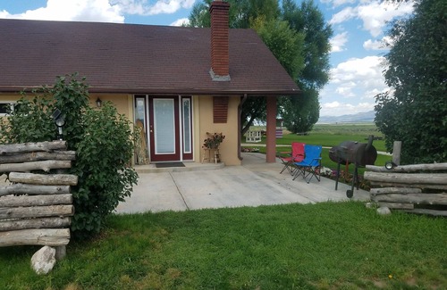 Panguitch Apartment | The Lazy Ass Ranch. The National Parks Room