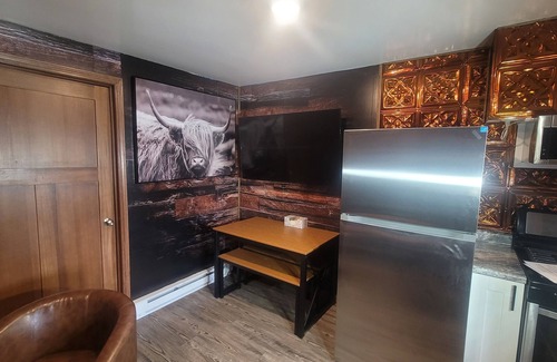 Interlochen Condo | The Leelanau Sleeps 4 Fiber Optic WI-FInClose to Traverse City Crystal Mountain
