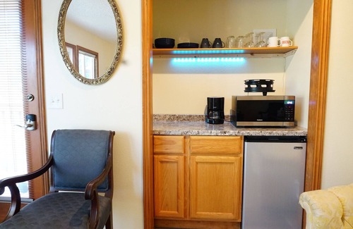 Woodland House | The Lewis River Salmon Shores - Waterfront View & Fishing, Book It Now!