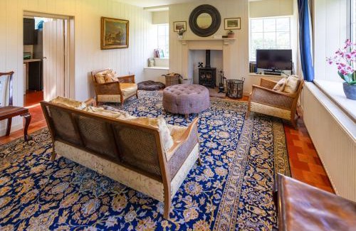 Crickhowell House | The Library - Uk46649