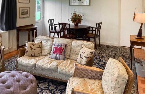 Crickhowell House | The Library - Uk46649
