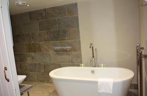 West Pennard Hotel | The Lion at West Pennard