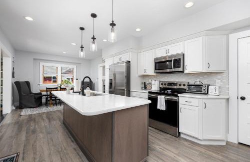 Perrysburg House | The Little Blue Bungalow - Walk to Shops & Eats