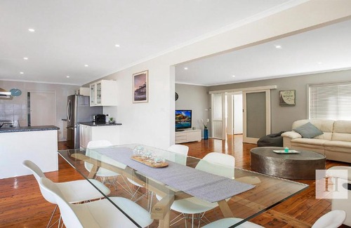 Gwandalan House | The Little Blue Lakehouse