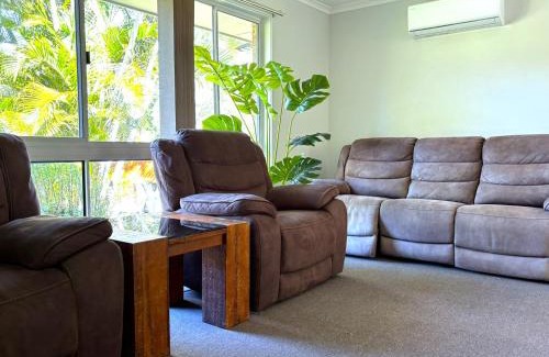 Jindalee Villa | The Little Escape-Walk to Mall, Quick City Access, Golf & Sports Nearby
