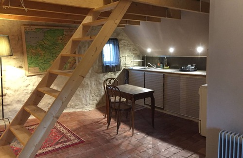 Chambourg-sur-Indre Cottage | The little house in the flower garden