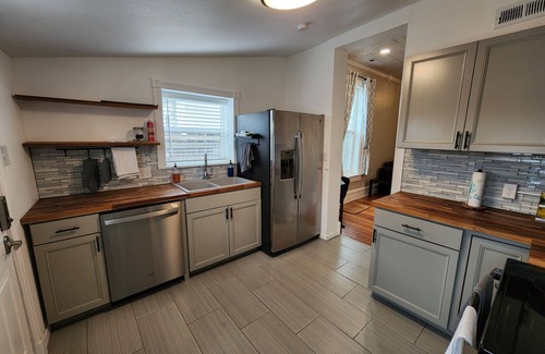 Pueblo House | The Little Green House Cozy & Centrally Located Near the Riverwalk/Downtown