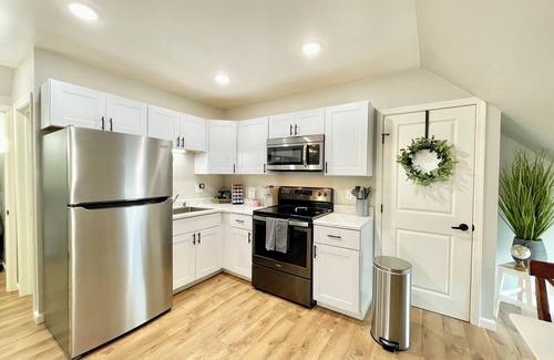 Honesdale Apartment | The Little Hayloft - Clean & Bright One Bedroom Loft in Honesdale, PA