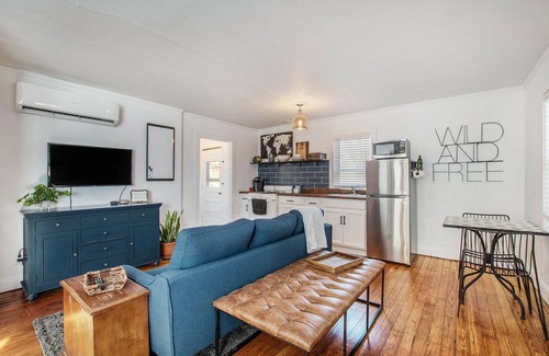 Mission House | The Little House: Cozy Home in Overland Park