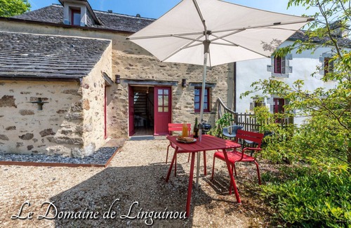 Commana Cottage | The little house of Domaine de Linguinou
