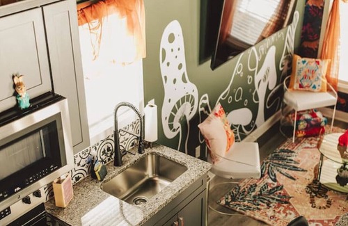Lincoln House | The Little house W/Pool & Spa