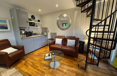 Malahide Cabin | The Lodge at Bodenlodge is located in the charming Costal Village of Malahide