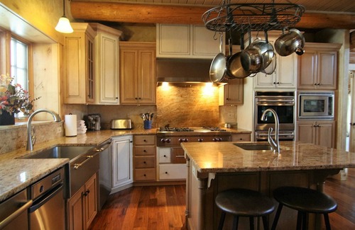 Three Peaks House | The Lodge at Eagles Nest, Luxury Home with views, Hot tub, Deck, 3 Master Suites