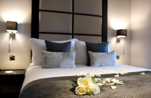 Kingswood Hotel | The Lodge at Kingswood