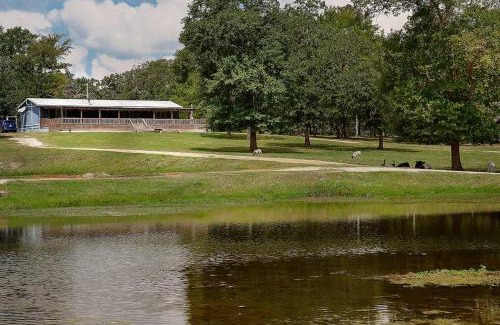 Centerville House | The Lodge At Our Texas Ranch